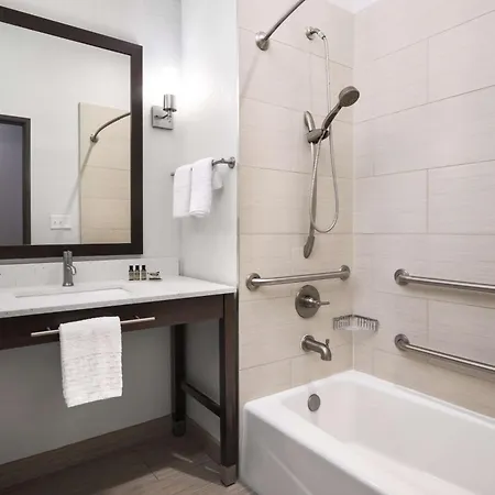 Best Western Plus College Station Inn & Suites Exterior photo