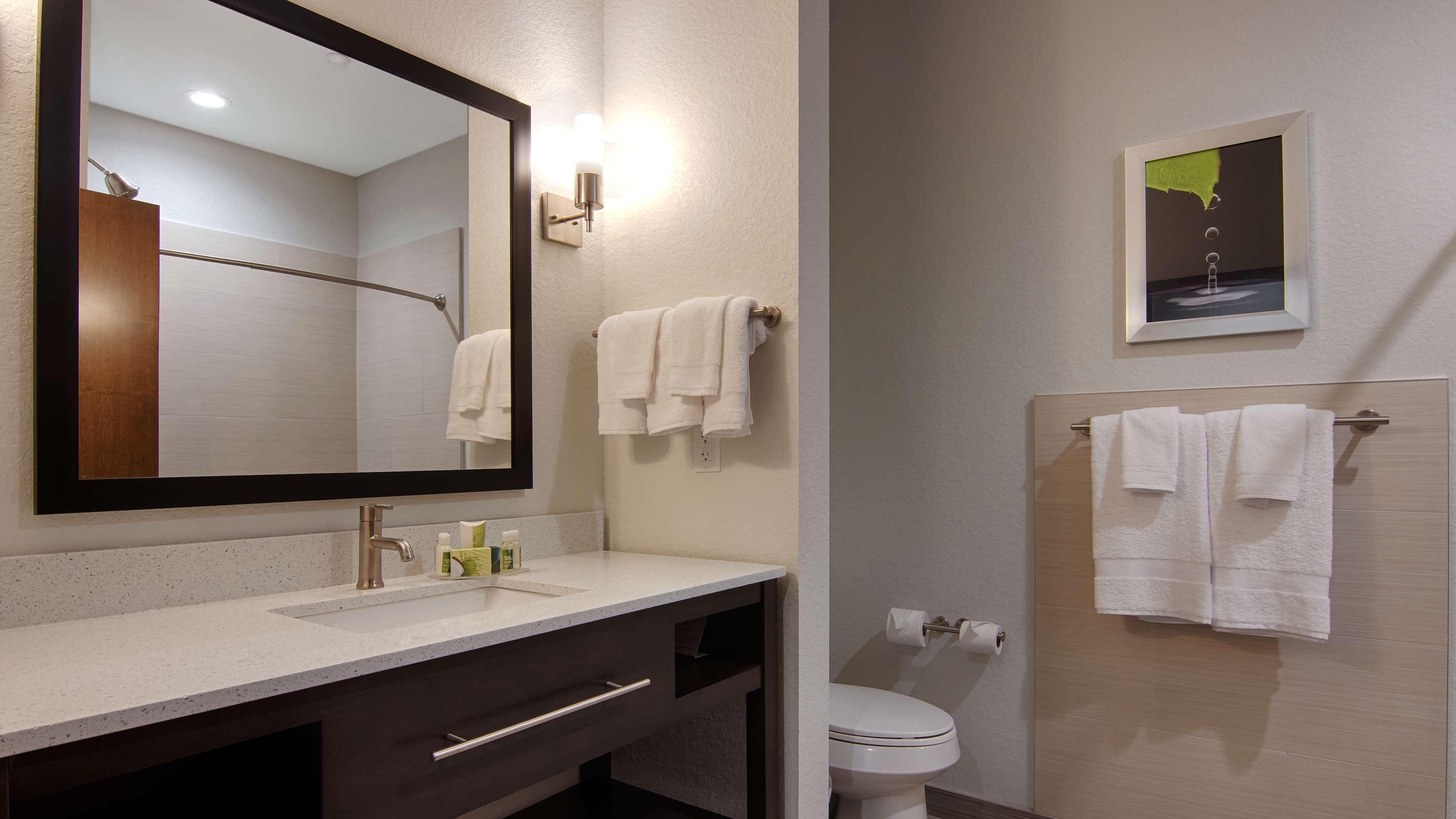 Hotel Western & College Station