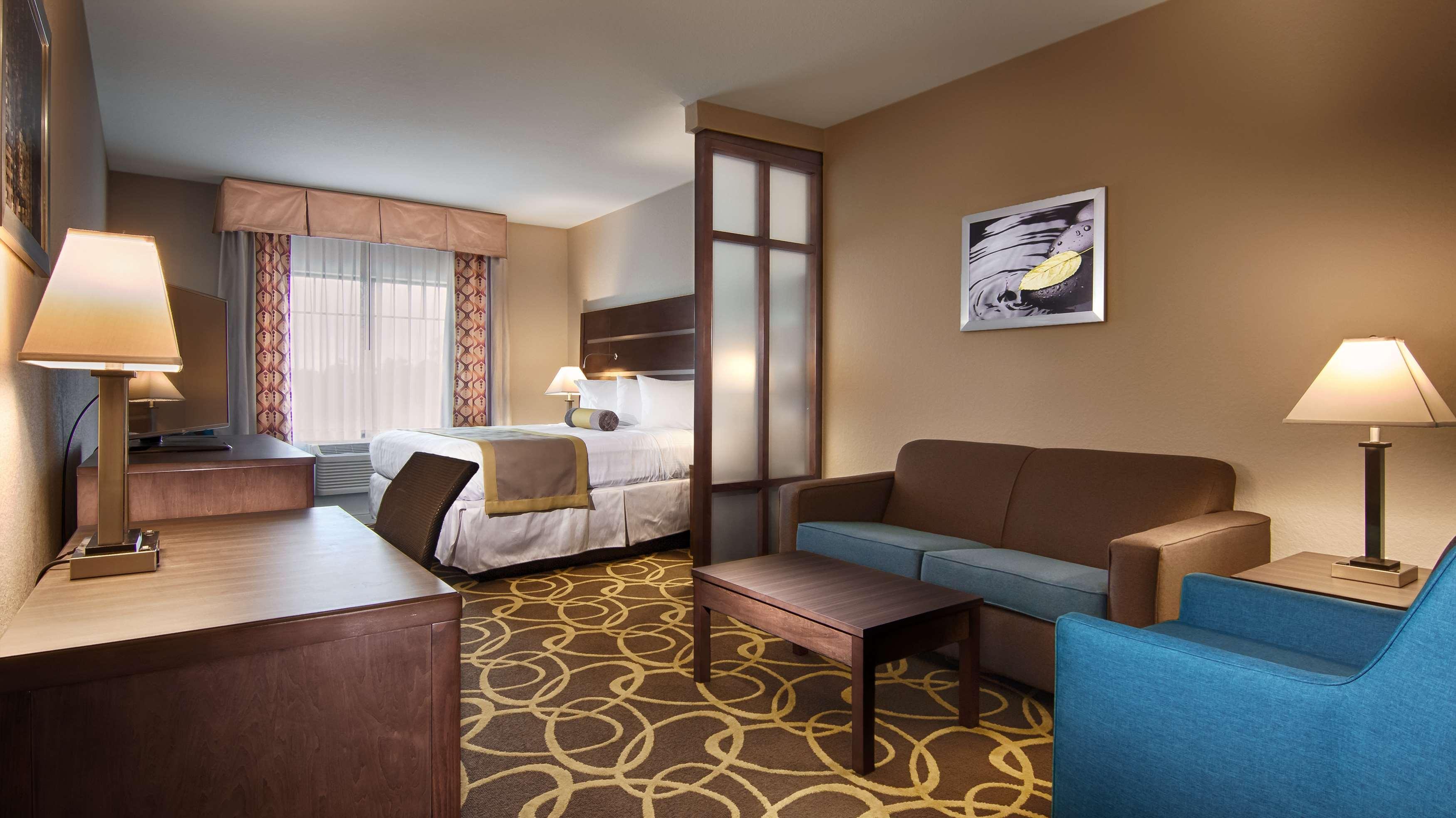 Western Inn&suites College Station