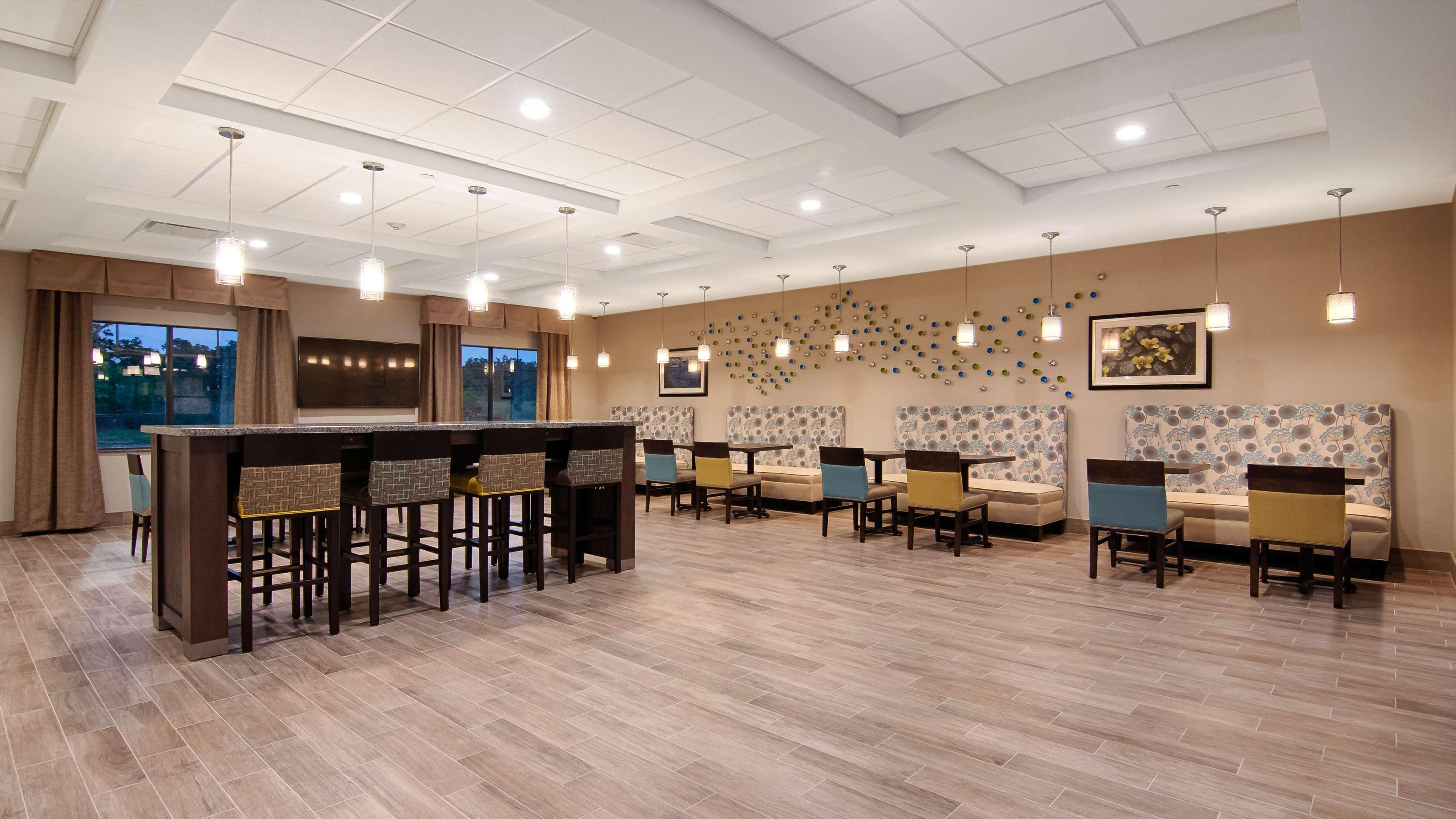 Western Inn&suites College Station