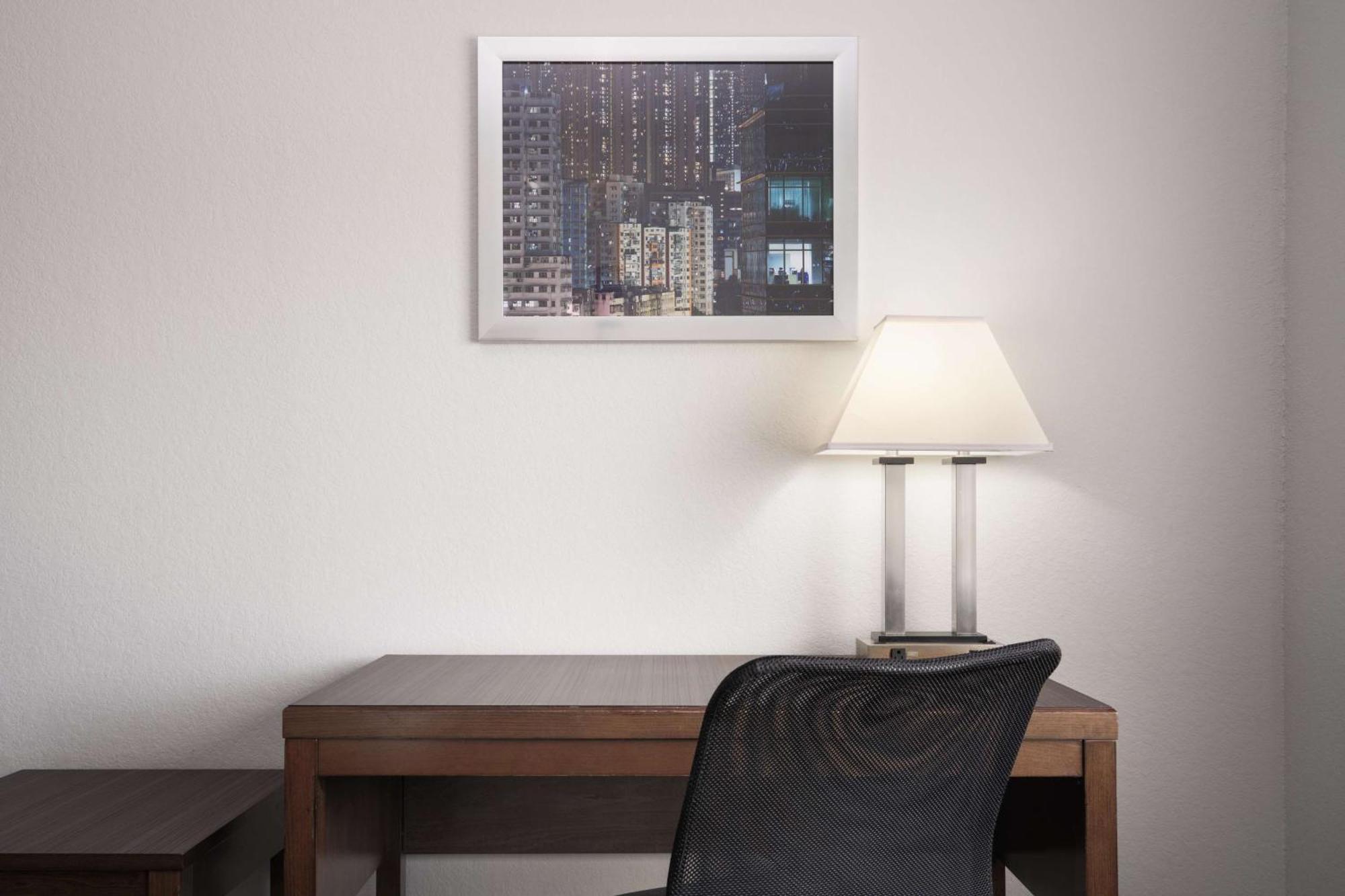 Western Inn&suites Hotel