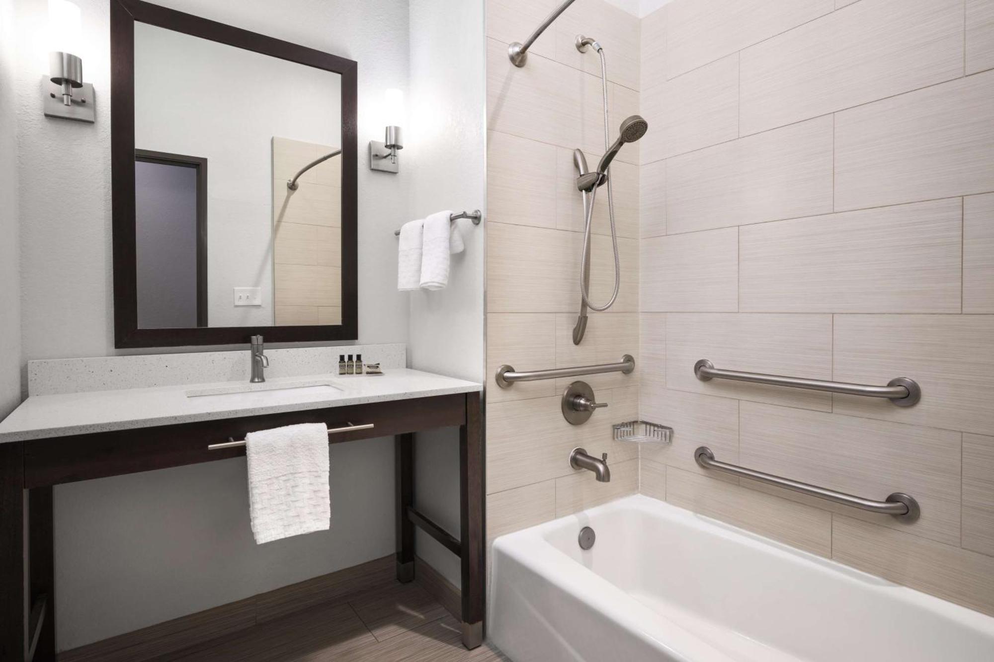 Western Inn&suites 3* College Station